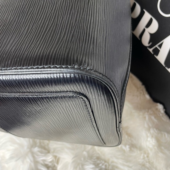 Louis Vuitton Black Epi Speedy 30|Vintage - Picture 7 of 16